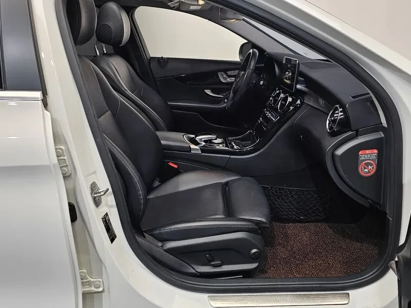 Mercedes-Benz C 200, снимка 11 - Автомобили и джипове - 53383350