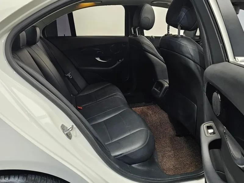 Mercedes-Benz C 200, снимка 12 - Автомобили и джипове - 53383350