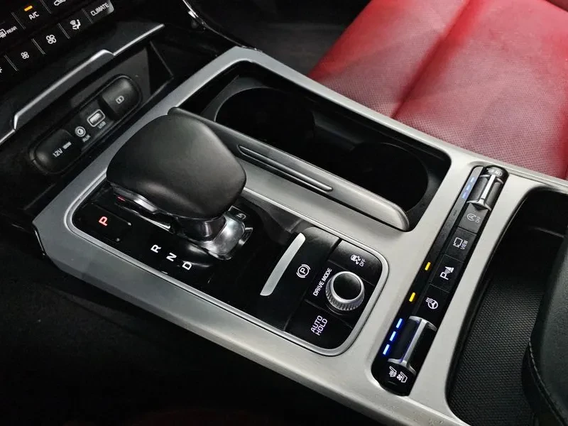 Kia Stinger 2.0T 2WD PLATINUM, снимка 9 - Автомобили и джипове - 56305039