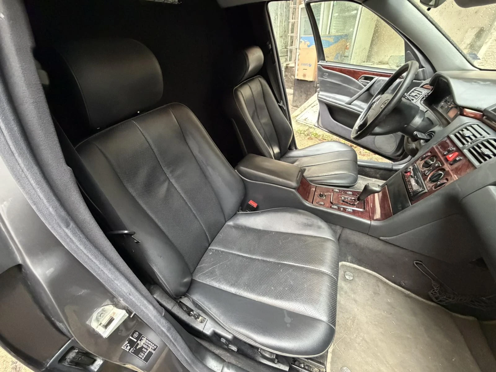 Mercedes-Benz E 220  - изображение 9