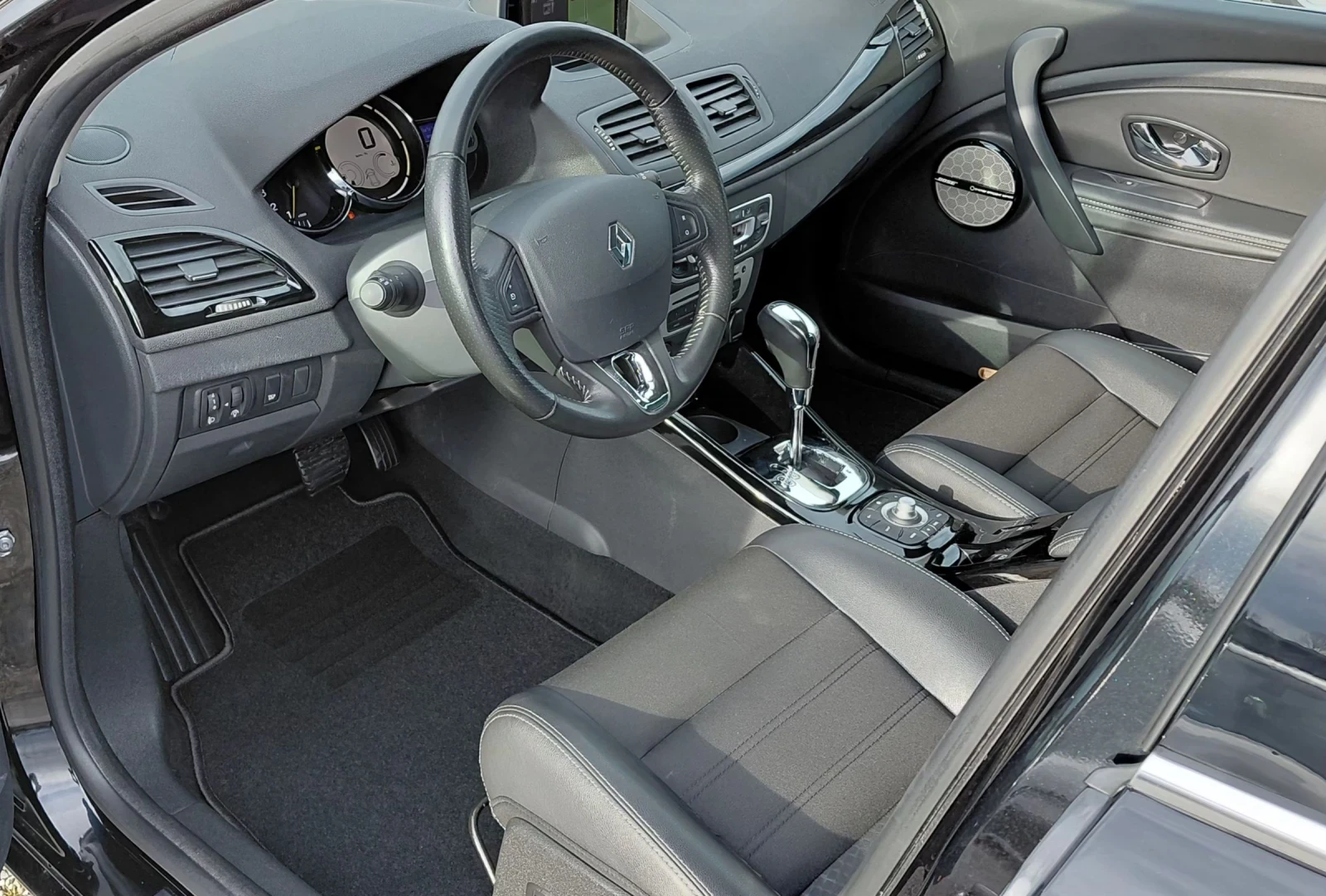 Renault Megane AUTOMAT, CAMERA, NAVI, KEYLESS, LEDER  | Mobile.bg � ����������� 10