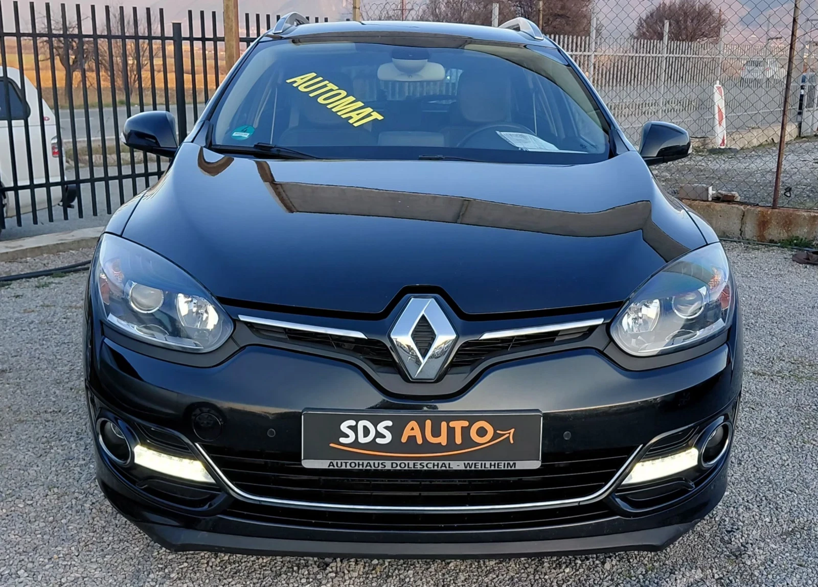 Renault Megane AUTOMAT, CAMERA, NAVI, KEYLESS, LEDER 