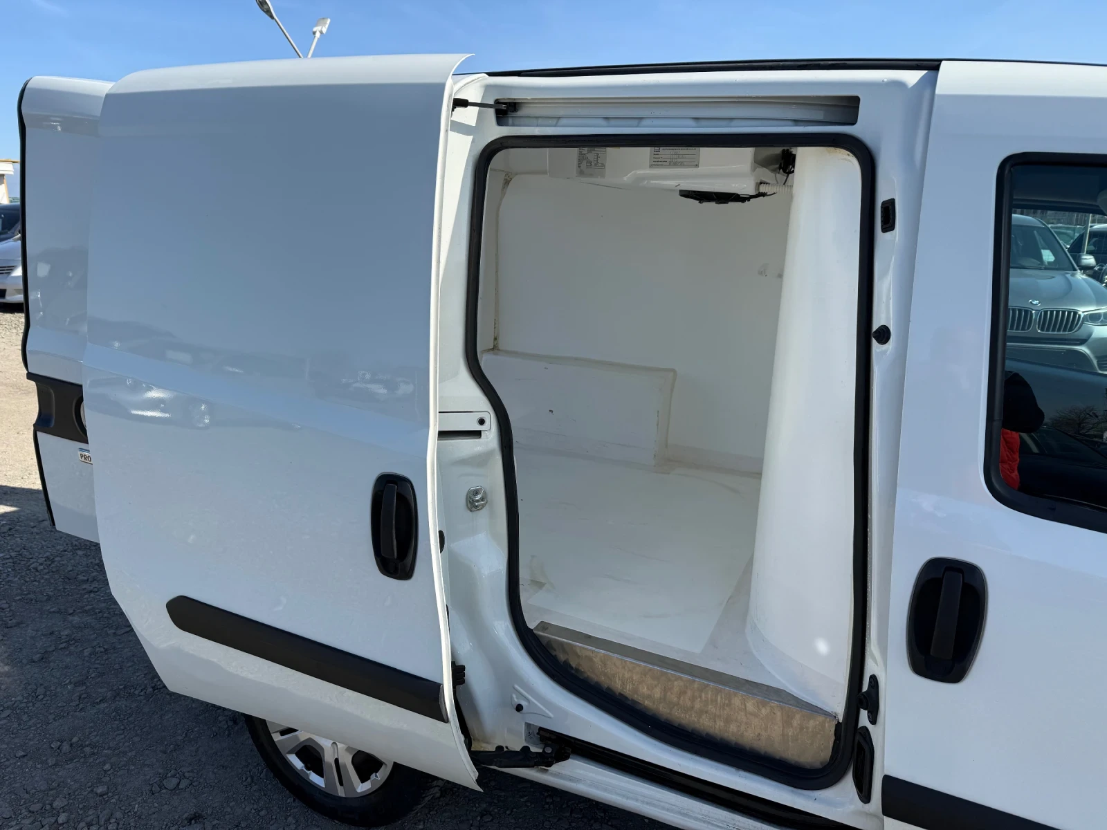 Fiat Doblo 1.6D CH Хладилен, снимка 11 - Автомобили и джипове - 53814619