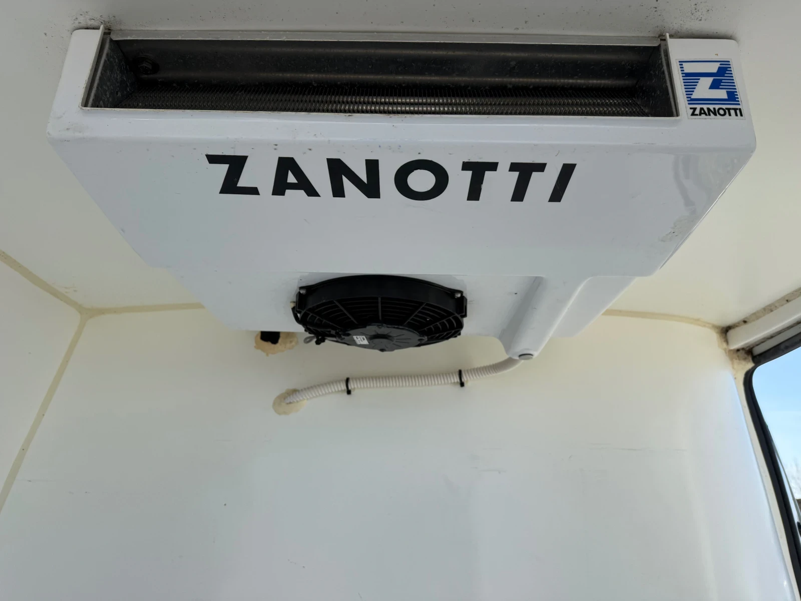 Fiat Doblo 1.6D CH Хладилен, снимка 12 - Автомобили и джипове - 53814619