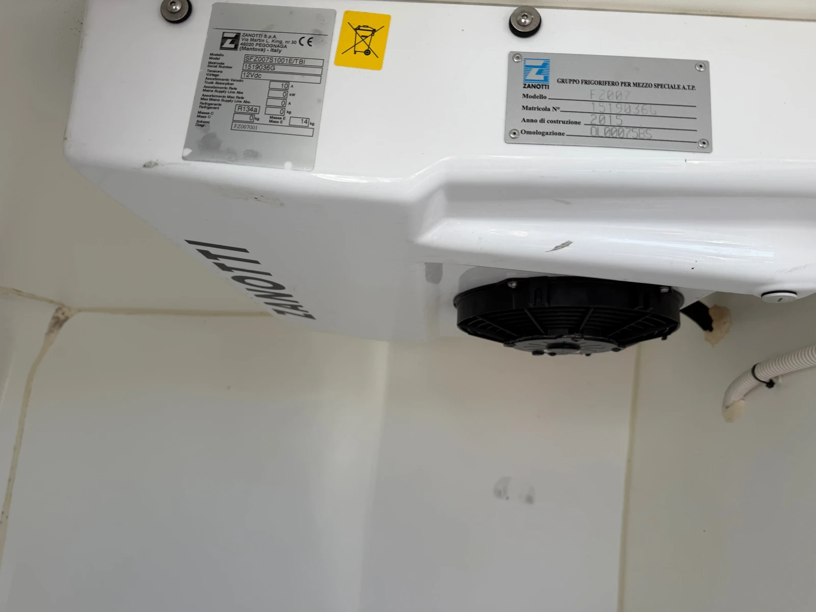 Fiat Doblo 1.6D CH Хладилен, снимка 14 - Автомобили и джипове - 53814619