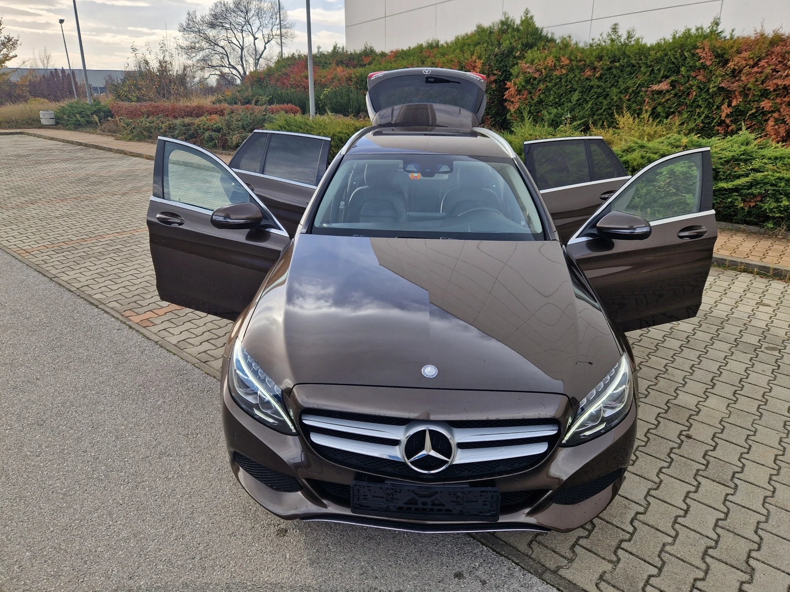 Mercedes-Benz C 250 4Matic/Avagarde/HeadUp/Швейцария, снимка 8 - Автомобили и джипове - 53851888