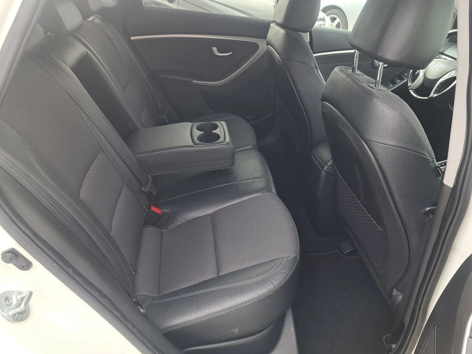 Hyundai I30 1, 6 ШВЕЙЦАРИЯ , снимка 10 - Автомобили и джипове - 54000008