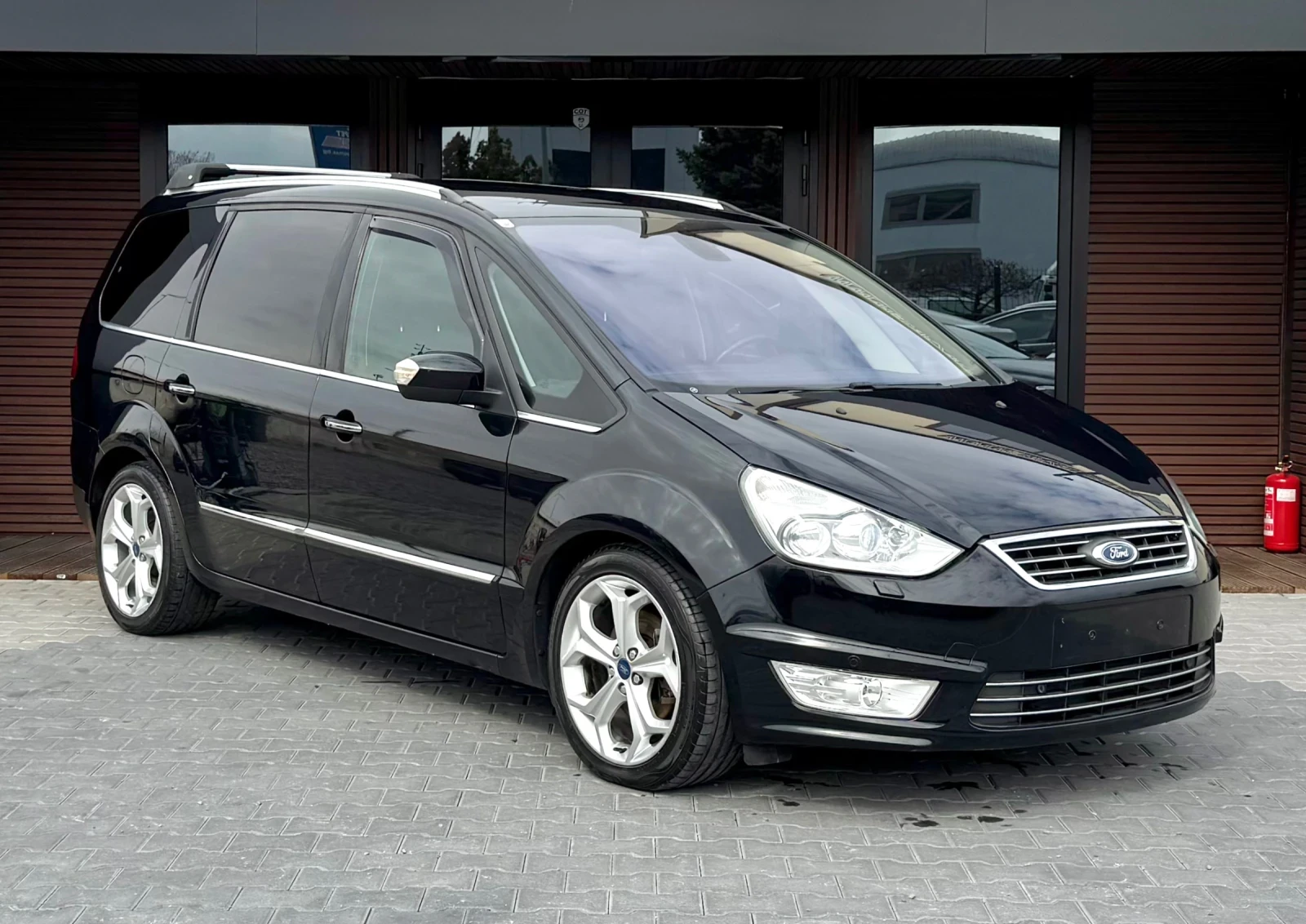 Ford Galaxy Titanium* 2.0D* Keyless* Автомат* Камера* 7Местен* | Auto.bg — изображение 1