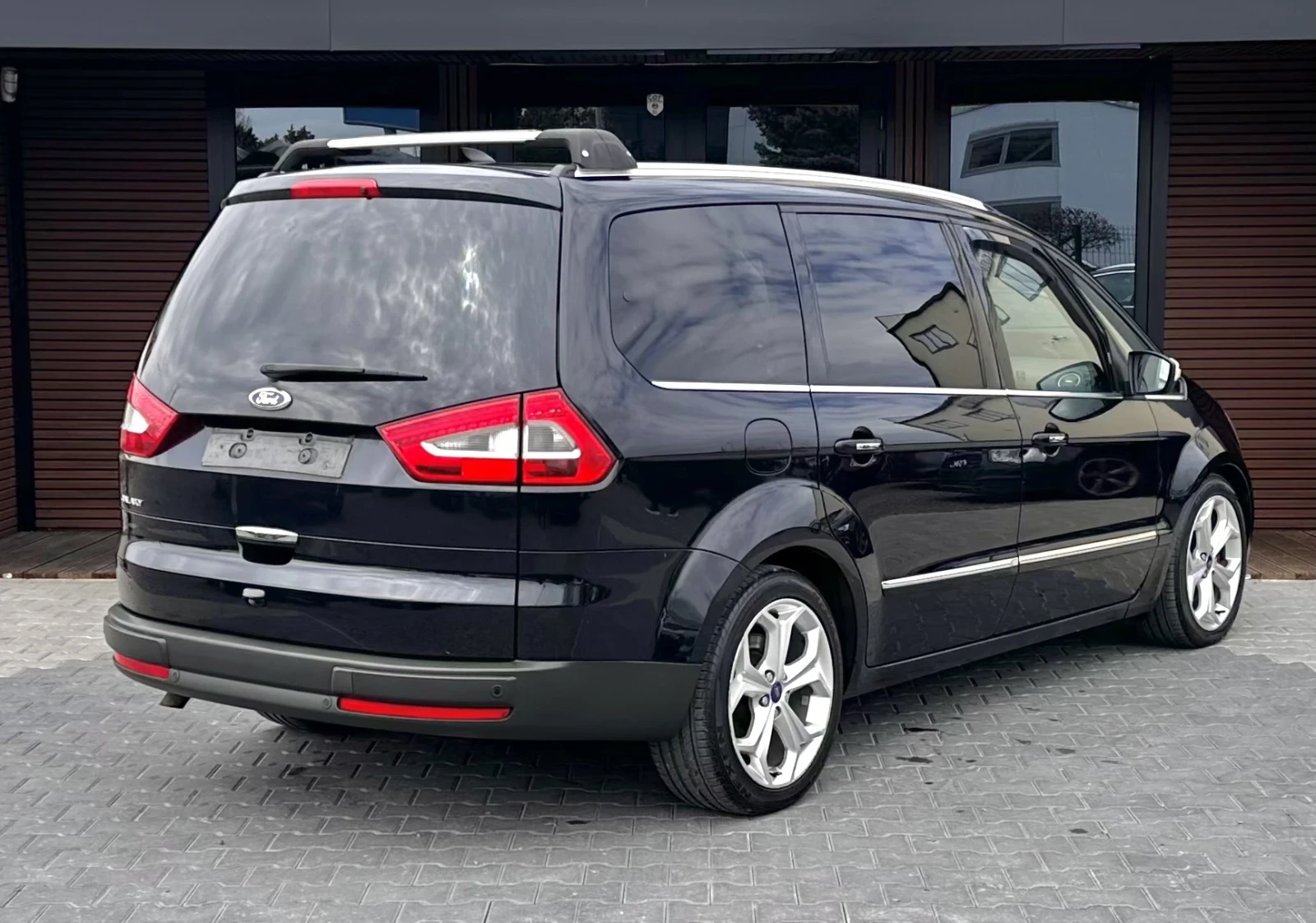 Ford Galaxy Titanium* 2.0D* Keyless* Автомат* Камера* 7Местен*, снимка 4 - Автомобили и джипове - 54068132