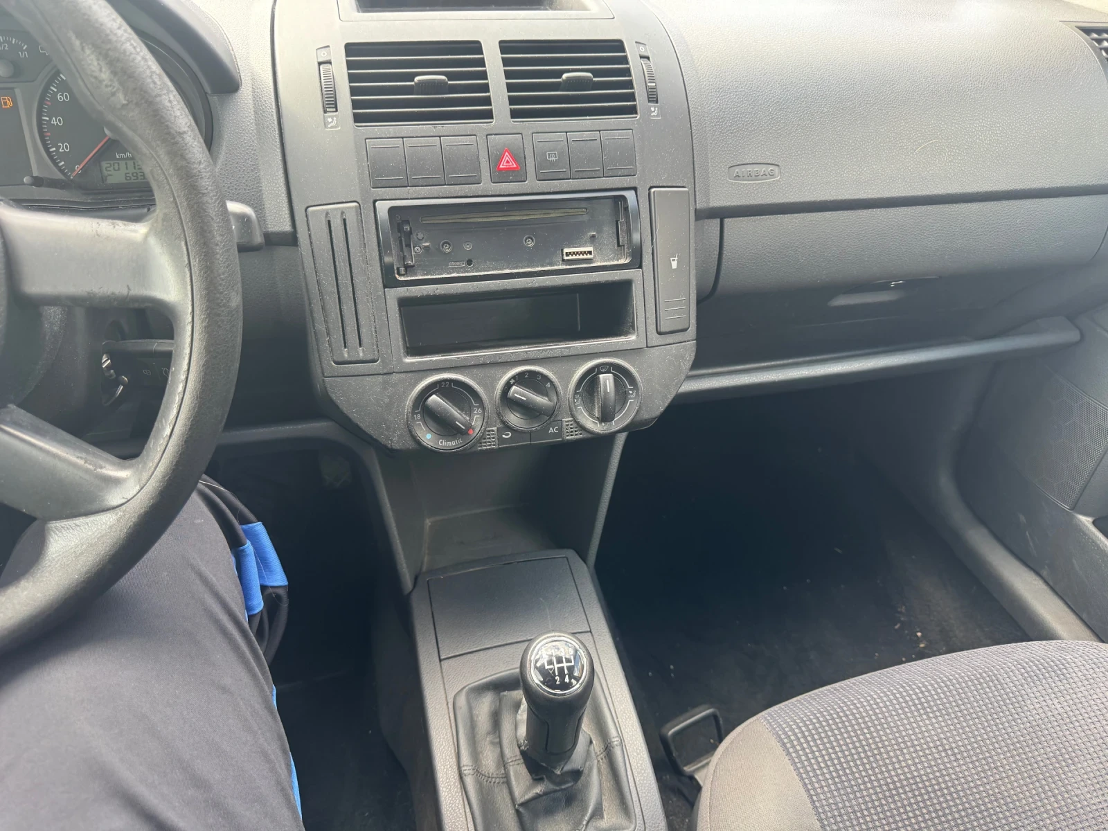 VW Polo 1.4TDI, снимка 14 - Автомобили и джипове - 54125952