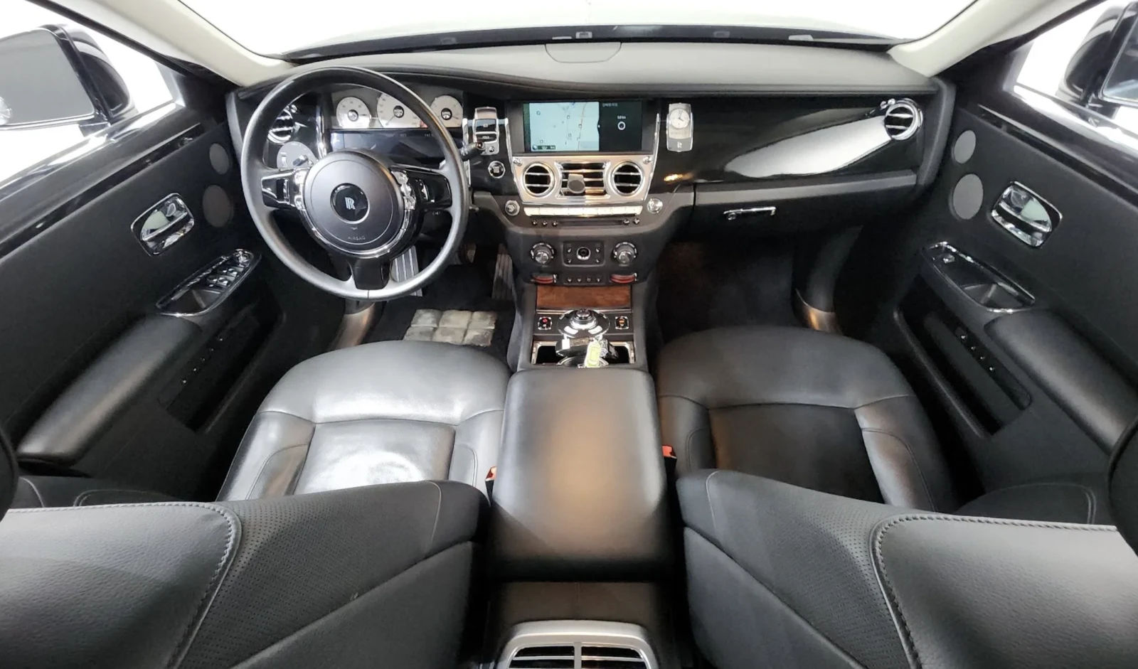 Rolls-Royce Ghost 6.6 V12/CUSTOM/ЦЕНА БЕЗ АНАЛОГ!, снимка 7 - Автомобили и джипове - 54219425