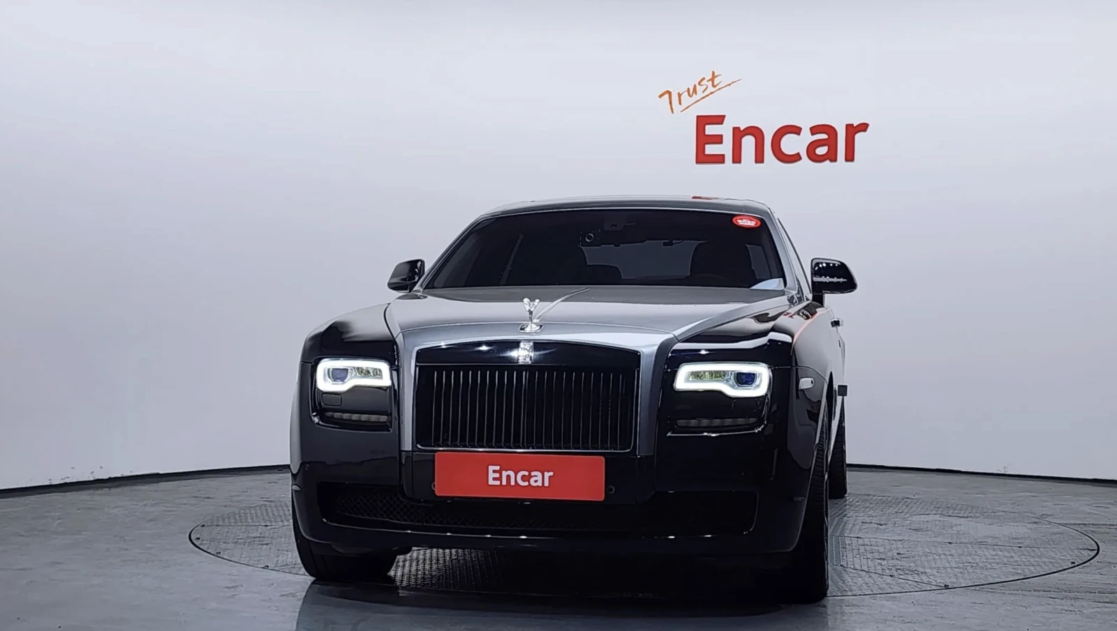 Rolls-Royce Ghost 6.6 V12/CUSTOM/ЦЕНА БЕЗ АНАЛОГ!, снимка 3 - Автомобили и джипове - 54219425