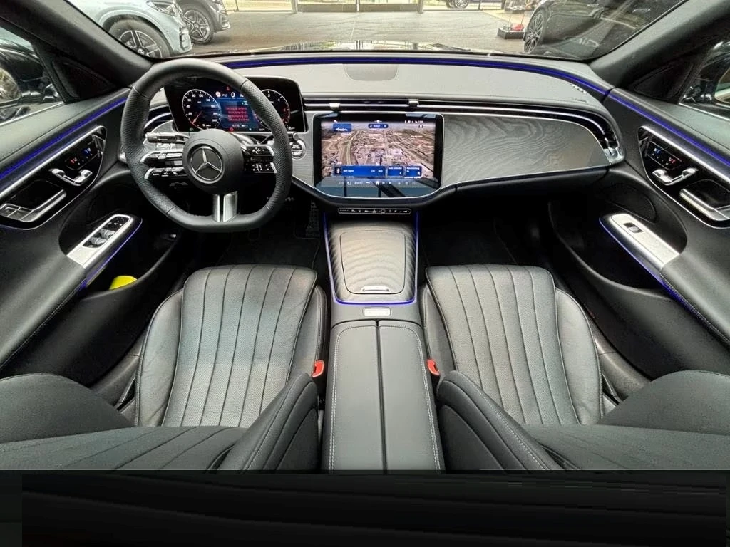 Mercedes-Benz E 220 FACELIFT* 4 MATIC* AMG LINE* PANO* 360* , снимка 4 - Автомобили и джипове - 54846698
