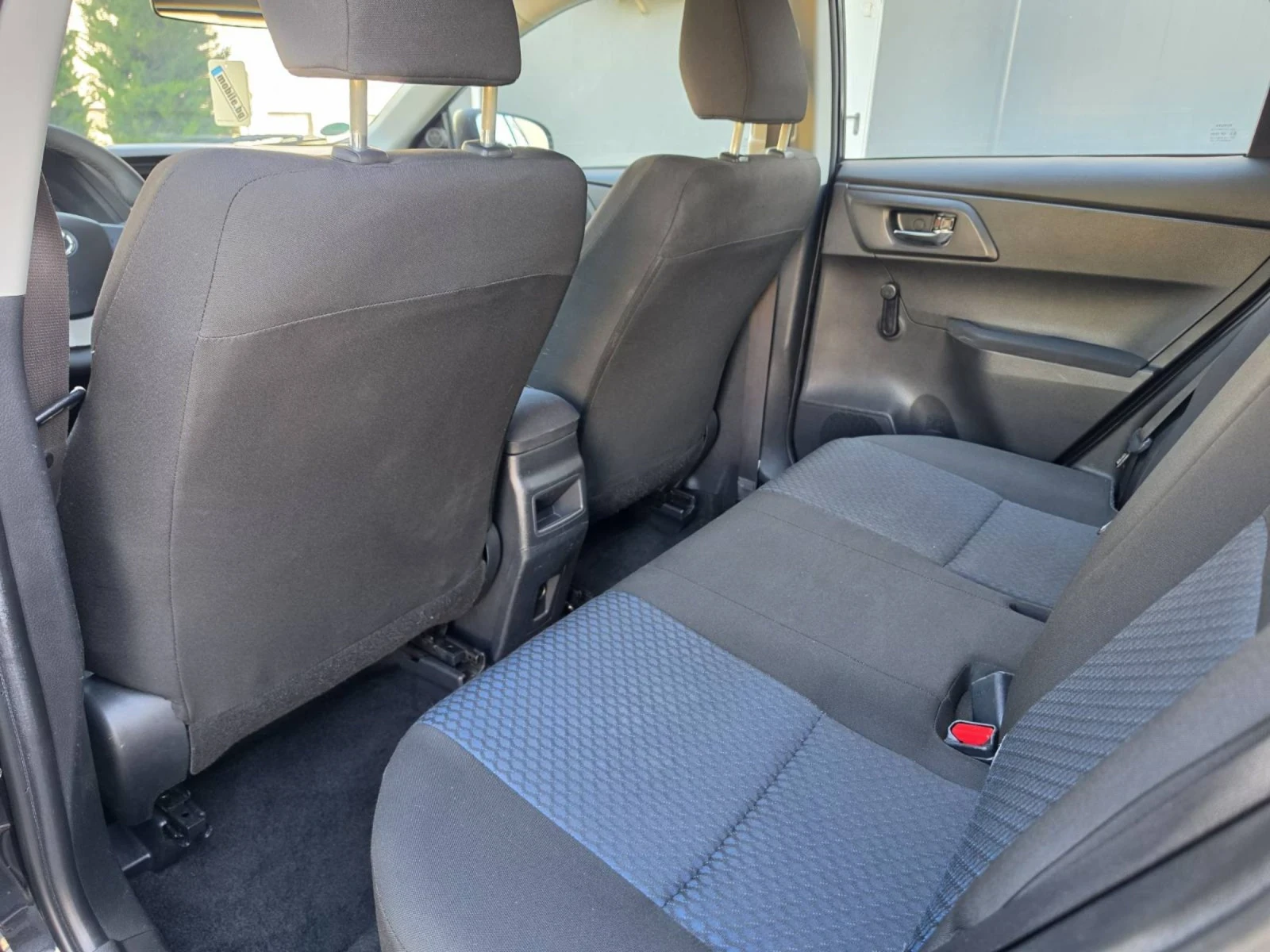 Toyota Auris 1.33, снимка 10 - Автомобили и джипове - 54916456