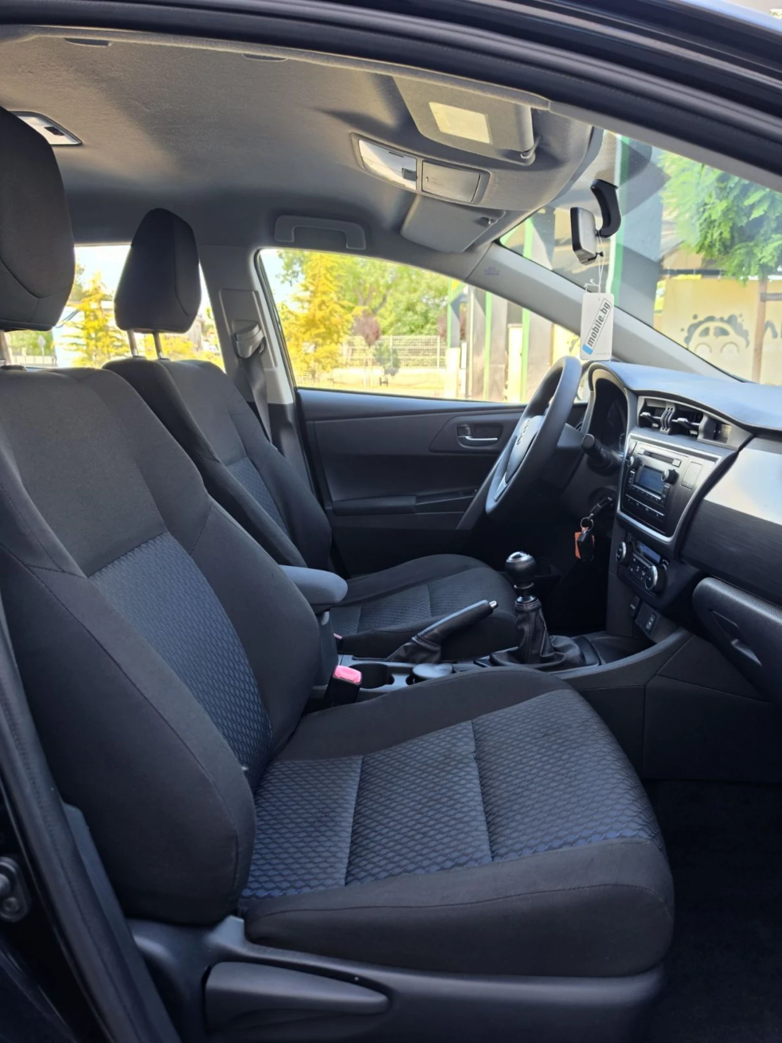 Toyota Auris 1.33, снимка 8 - Автомобили и джипове - 54916456