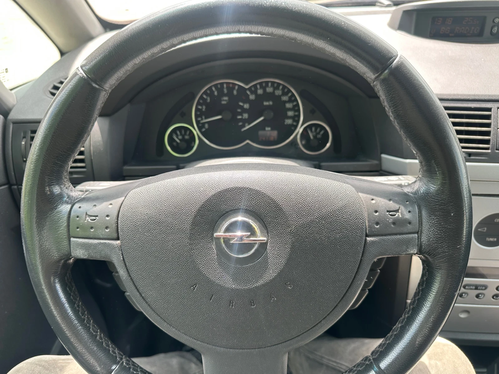 Opel Meriva 1.7DTI, климатик , снимка 14 - Автомобили и джипове - 55213297