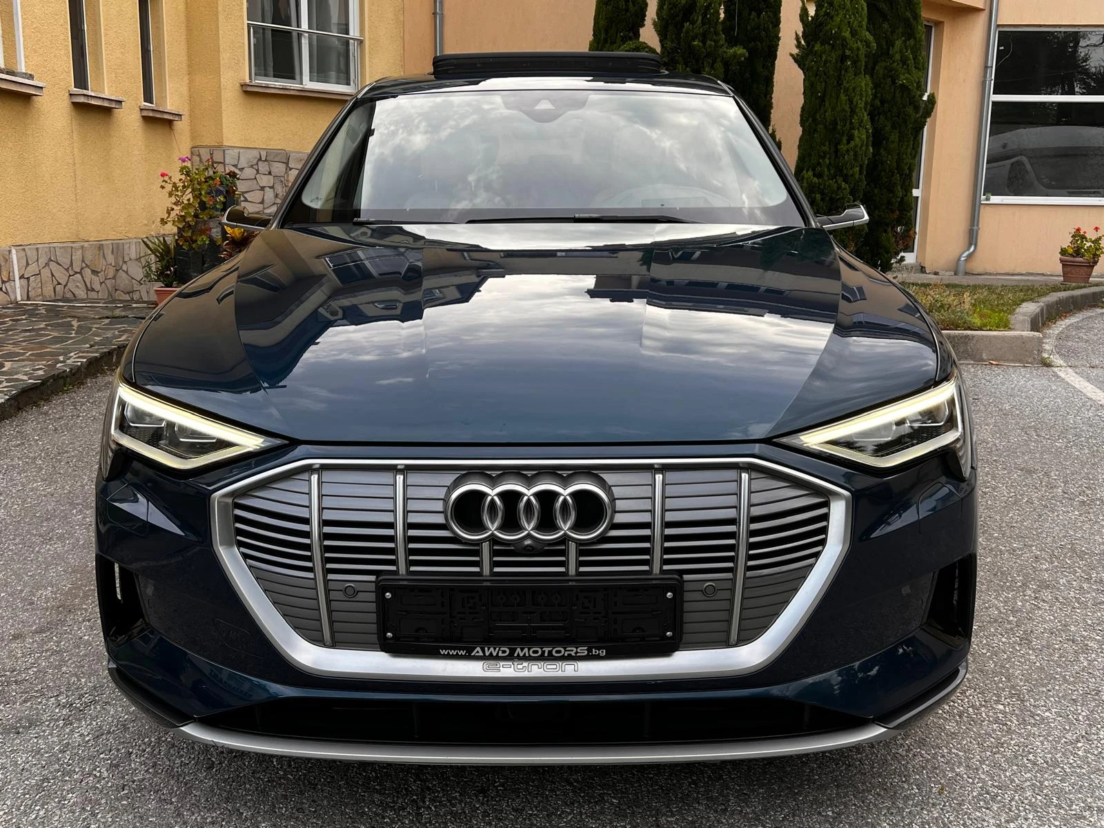 Audi E-Tron 55-95kWh B&O Панорама Head-up Carplay Cam360   , снимка 5 - Автомобили и джипове - 55306738