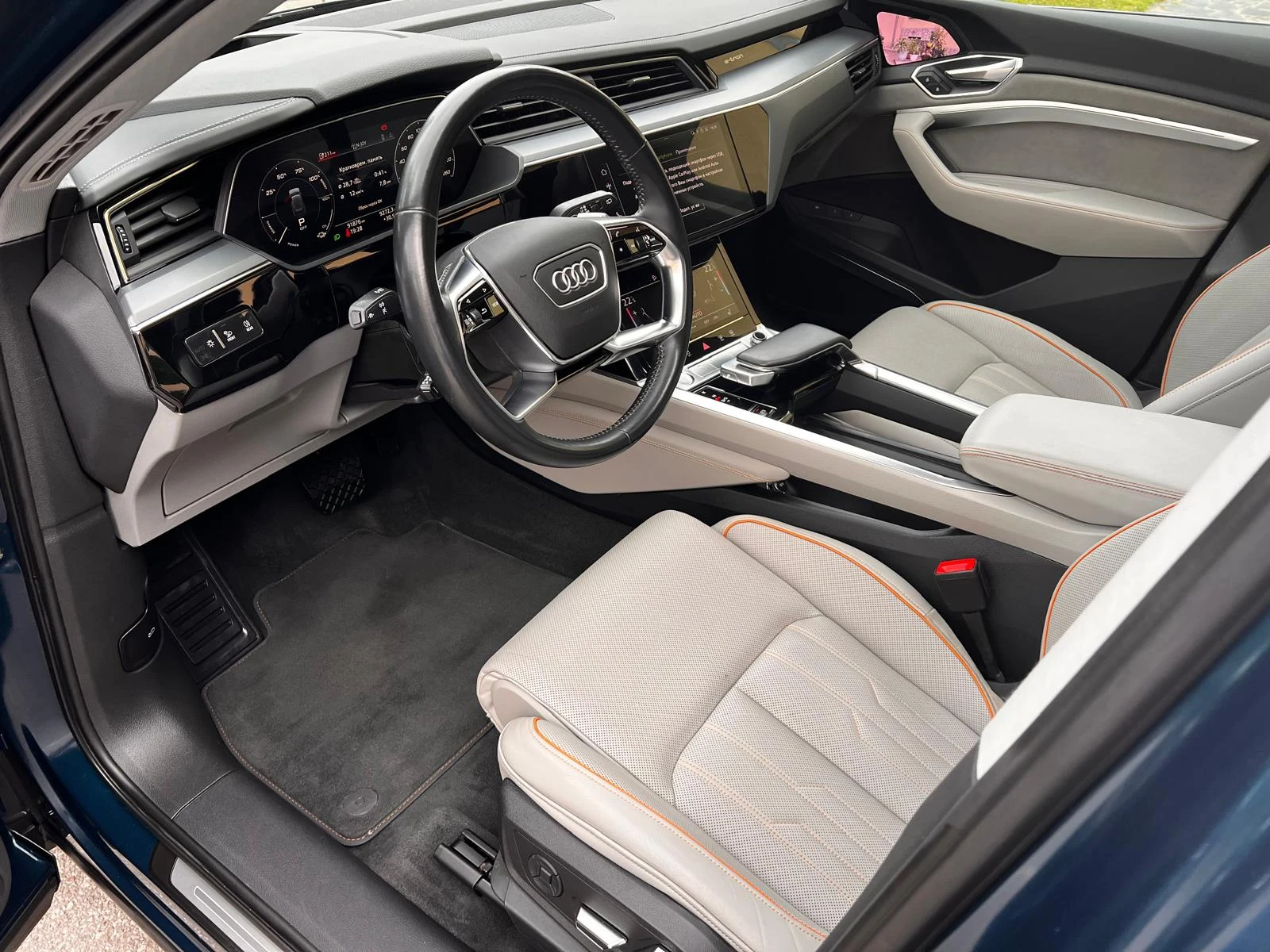 Audi E-Tron 55-95kWh B&O Панорама Head-up Carplay Cam360   , снимка 6 - Автомобили и джипове - 55306738