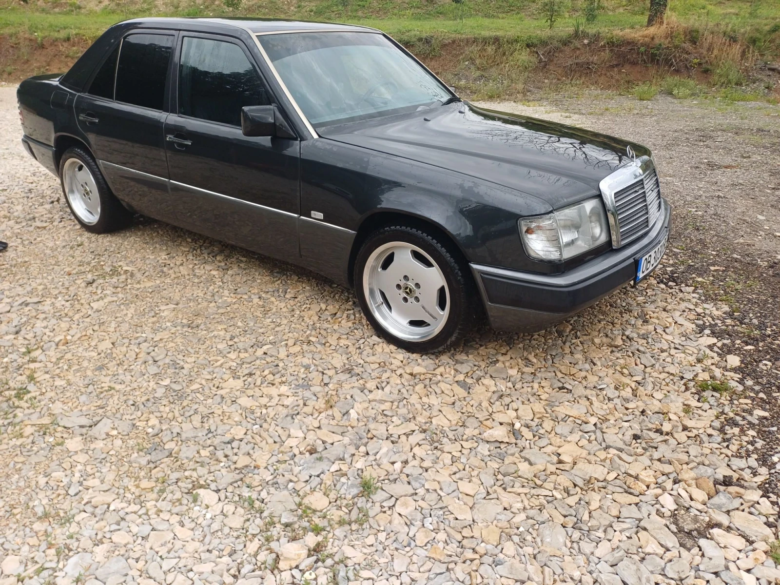 Mercedes-Benz 124 Перфектна клима, снимка 3 - Автомобили и джипове - 55659882