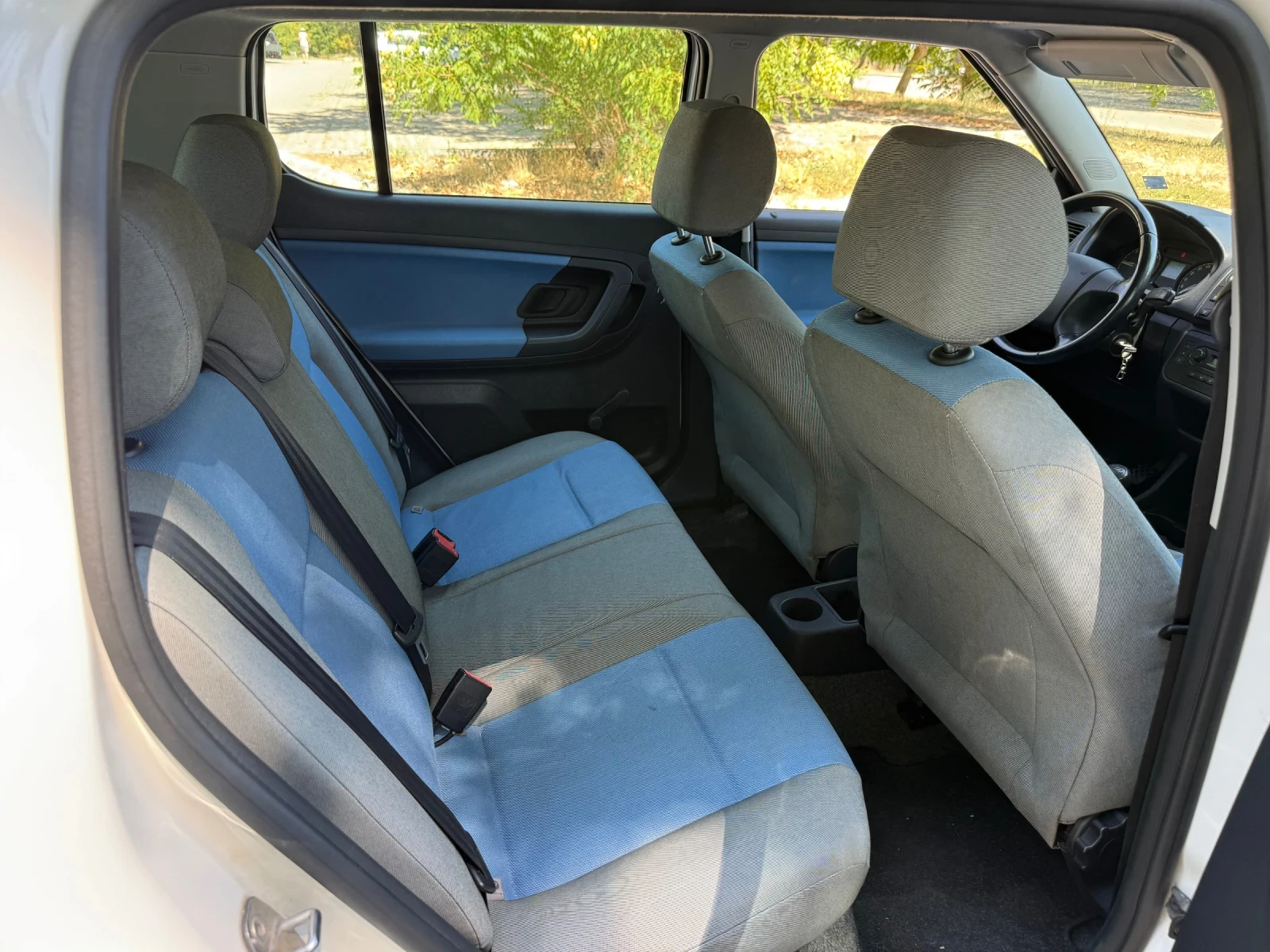 Skoda Fabia 1.4TDI, снимка 15 - Автомобили и джипове - 55663325