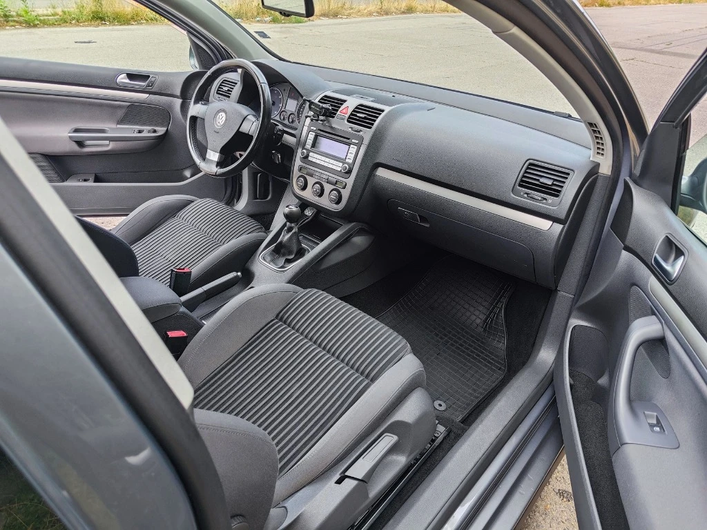 VW Golf 1.9TDI, снимка 4 - Автомобили и джипове - 55682518