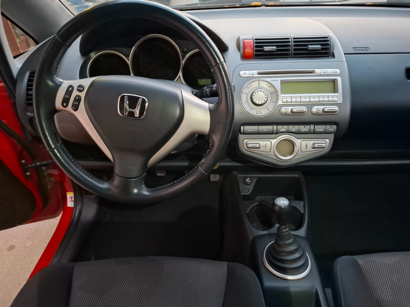 Honda Jazz 1.4i Sport, снимка 7 - Автомобили и джипове - 55783127