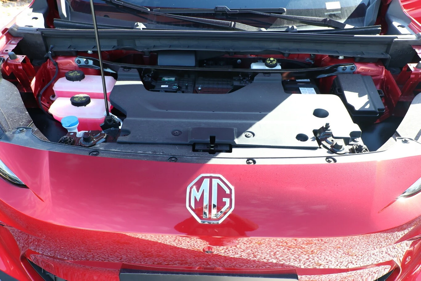 Mg S5 Luxury НОВ, снимка 5 - Автомобили и джипове - 56469771