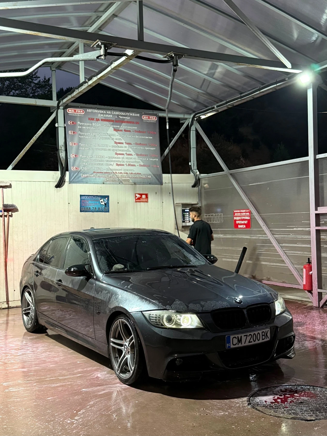 BMW 330, снимка 15 - Автомобили и джипове - 56532301