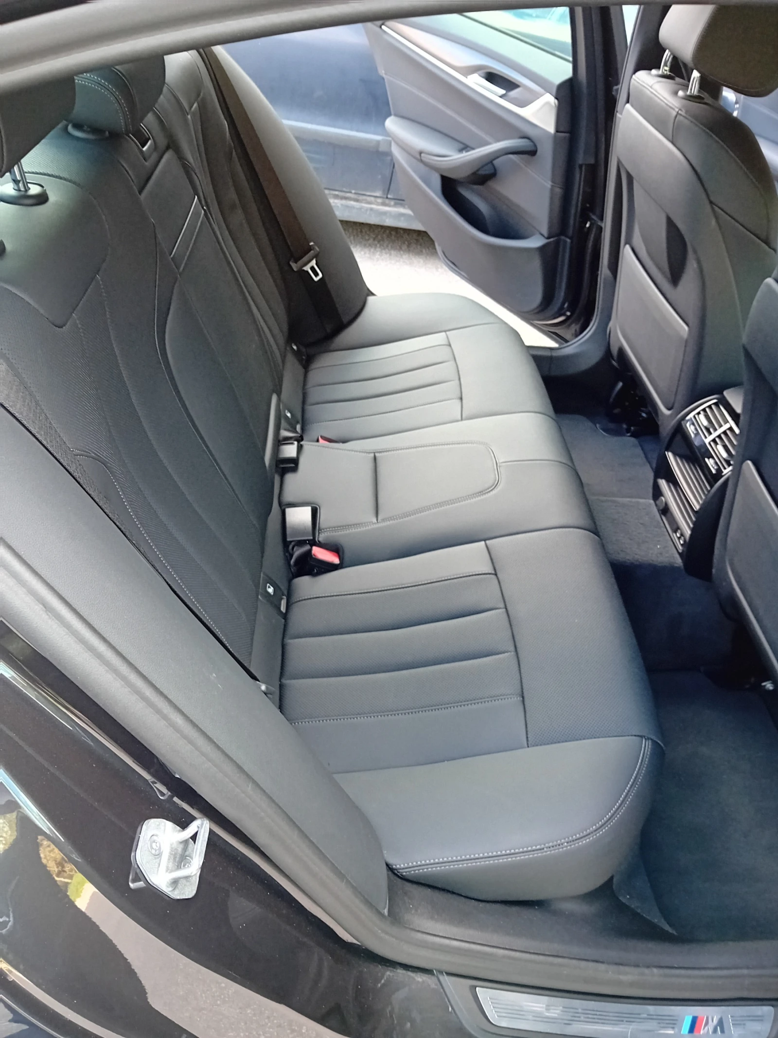 BMW 530E M-SPORT, снимка 9 - Автомобили и джипове - 56552574