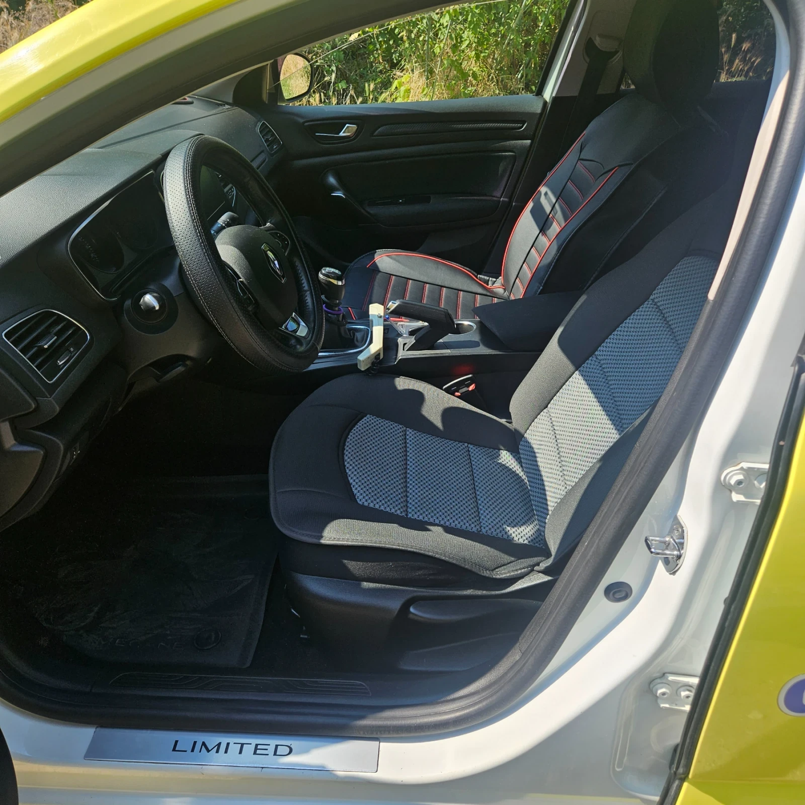 Renault Megane, снимка 10 - Автомобили и джипове - 56651132