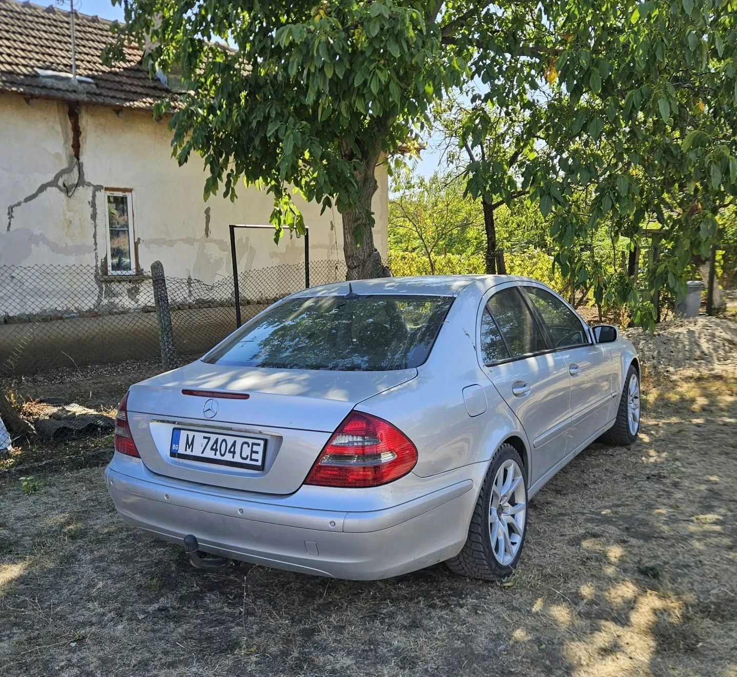 Mercedes-Benz E 220 Elegance, снимка 3 - Автомобили и джипове - 56654102