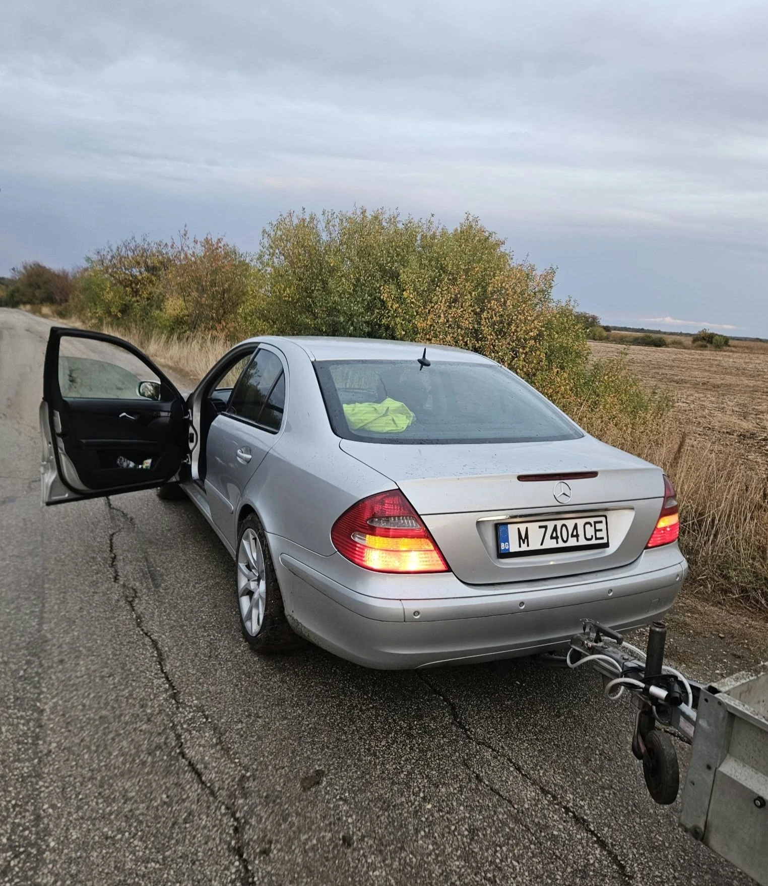 Mercedes-Benz E 220 Elegance, снимка 2 - Автомобили и джипове - 56654102