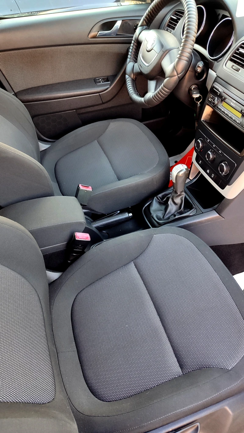 Skoda Yeti 4x4, снимка 8 - Автомобили и джипове - 50020842