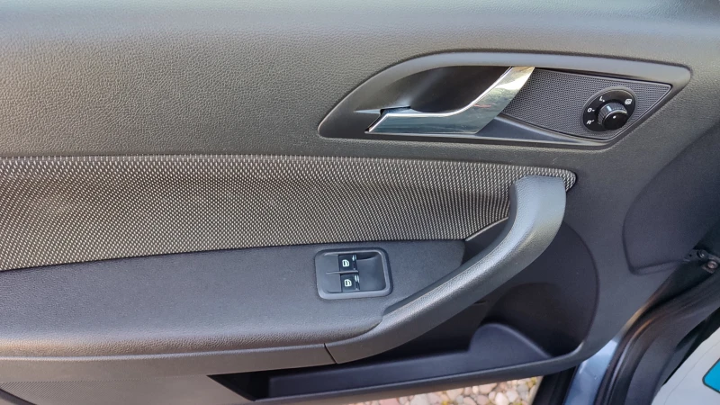 Skoda Yeti 4x4, снимка 12 - Автомобили и джипове - 50020842