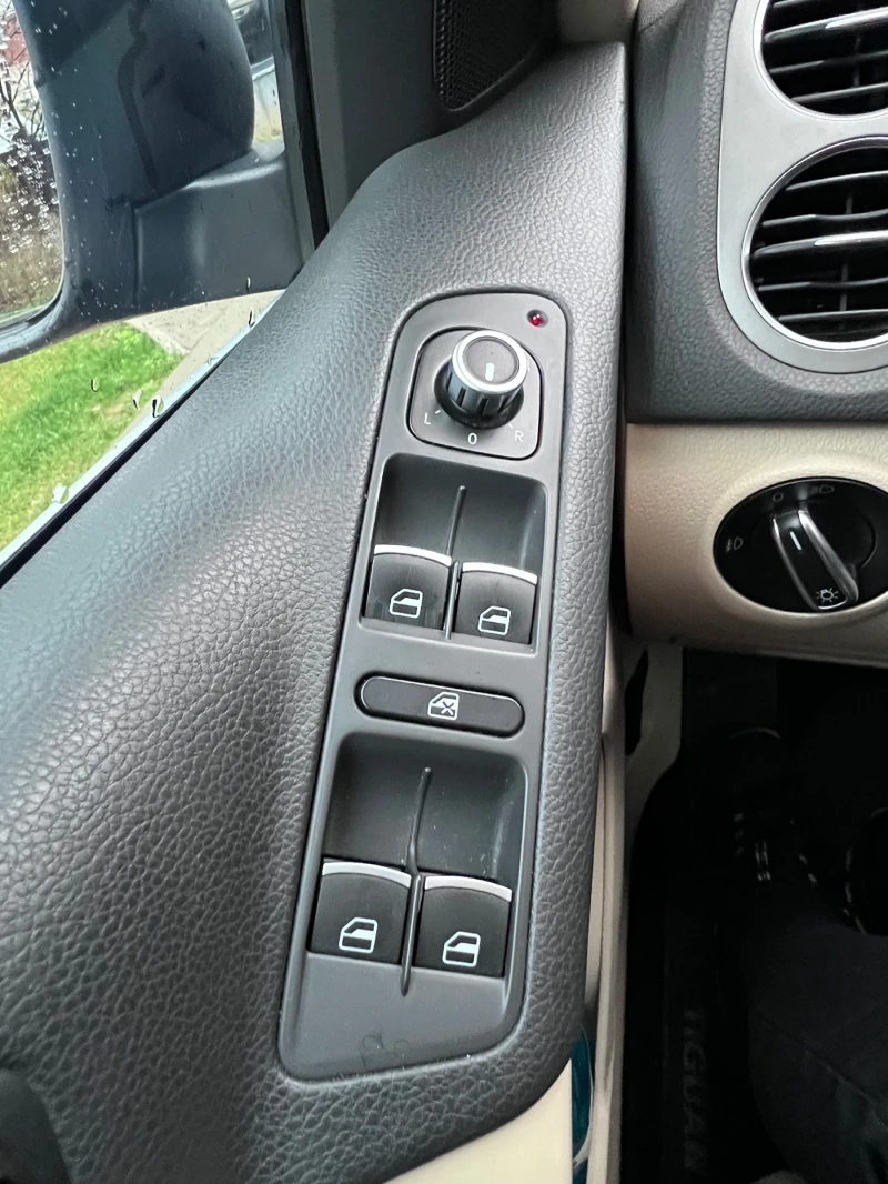 VW Tiguan 2.0TSI 4motion, снимка 8 - Автомобили и джипове - 52577933