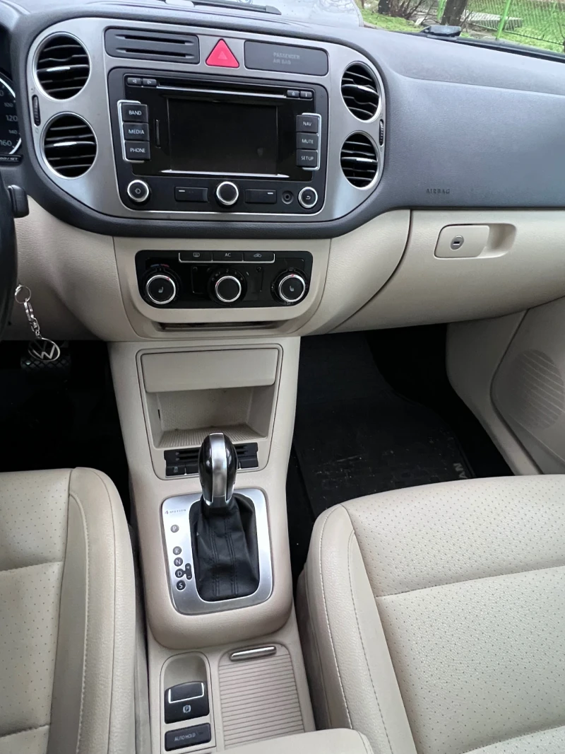 VW Tiguan 2.0TSI 4motion, снимка 10 - Автомобили и джипове - 52577933