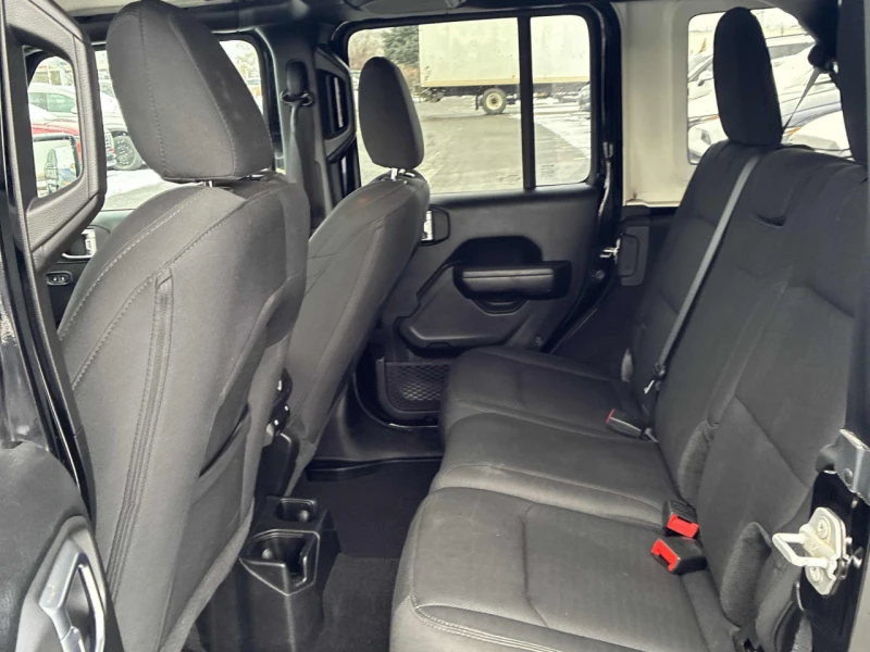 Jeep Renegade CARFAX* АВТОФИНАНСИРАНЕ* БЕЗ ПЪРВОНАЧАЛНА ВНОСКА* , снимка 10 - Автомобили и джипове - 52853847