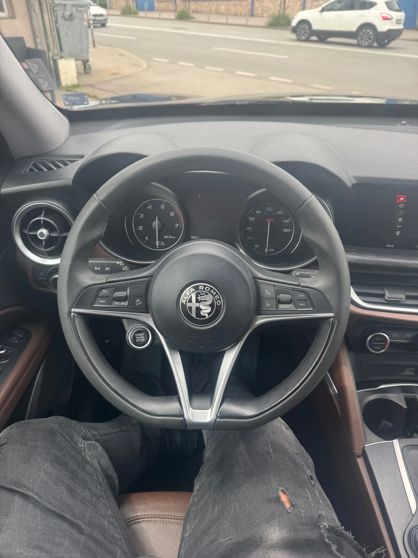 Alfa Romeo Stelvio  - изображение 6