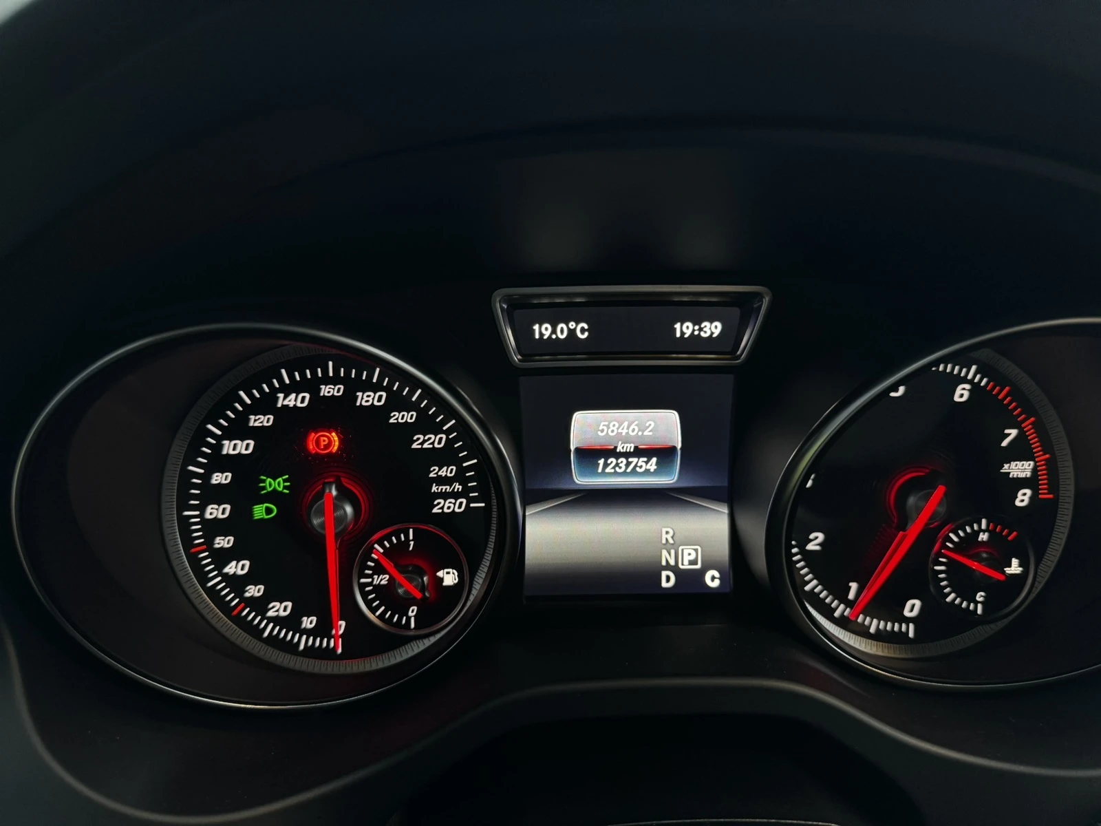 Mercedes-Benz GLA 250 124 000км - изображение 7