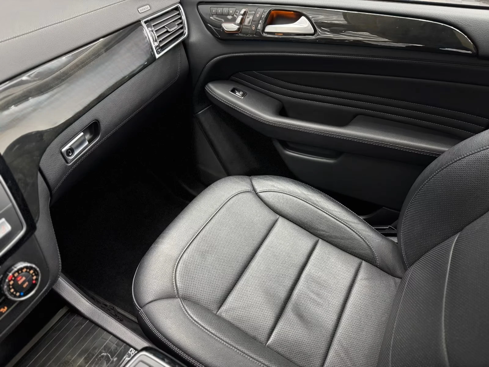 Mercedes-Benz GLE 350d Coupe AMG Line 4MAtic - изображение 8