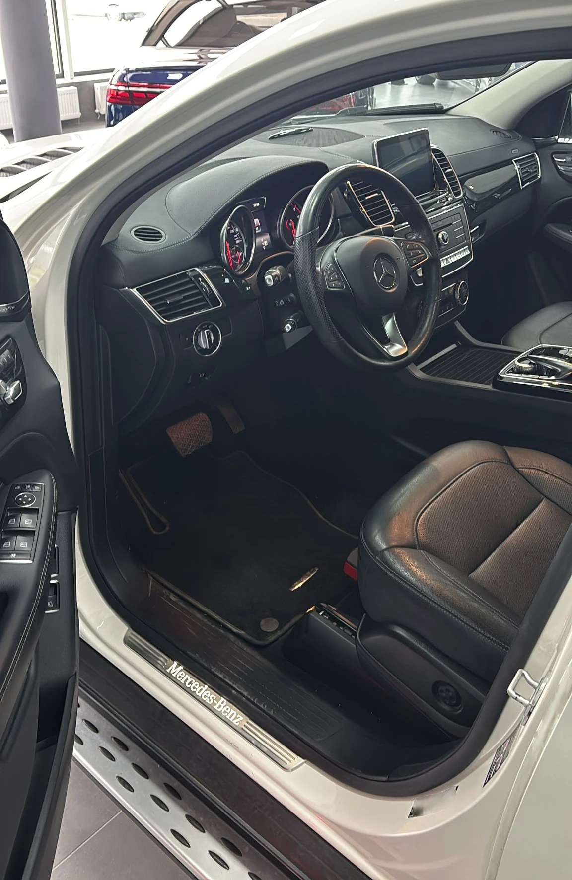 Mercedes-Benz GLE 350d Coupe AMG Line 4MAtic - изображение 4