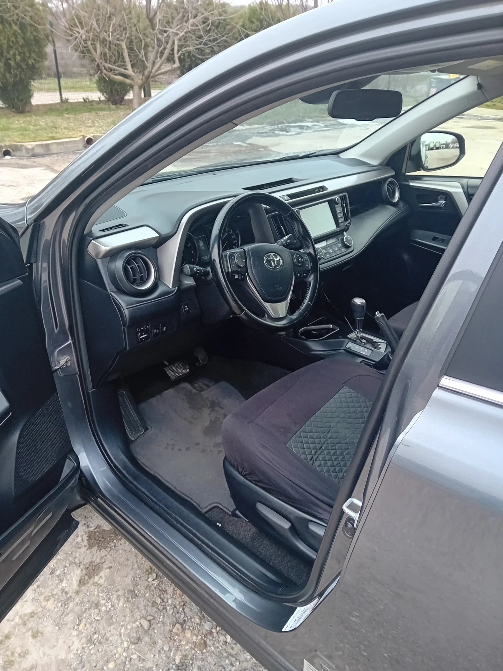 Toyota Rav4, снимка 8 - Автомобили и джипове - 53813454