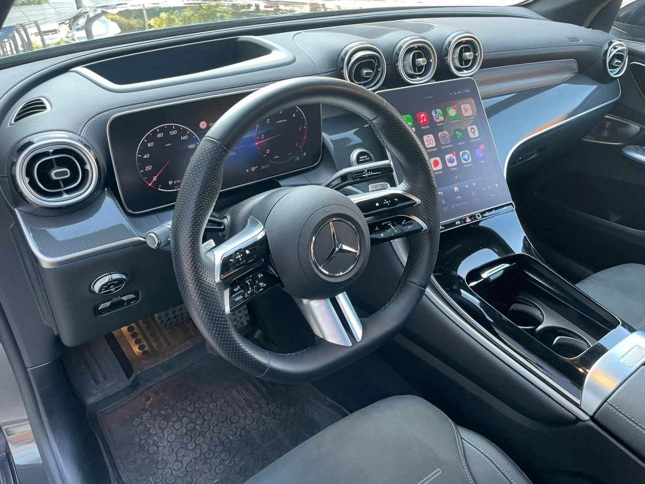 Mercedes-Benz GLC 300 d* 4Matic* AMG* LED* DISTR* MEMORY* CAM* KEYLESS* , снимка 11 - Автомобили и джипове - 53974769