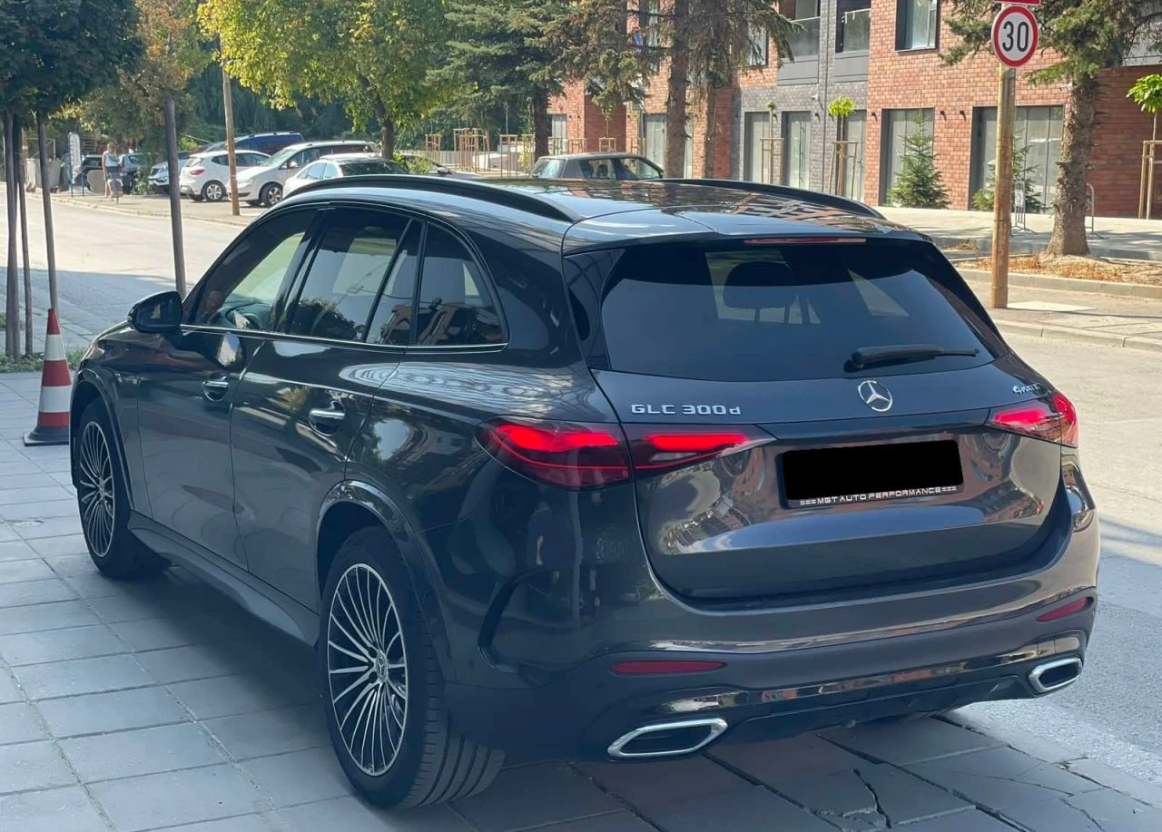 Mercedes-Benz GLC 300 d* 4Matic* AMG* LED* DISTR* MEMORY* CAM* KEYLESS* , снимка 12 - Автомобили и джипове - 53974769