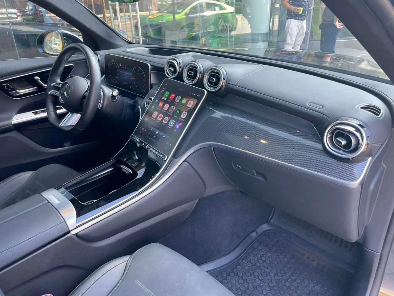 Mercedes-Benz GLC 300 d* 4Matic* AMG* LED* DISTR* MEMORY* CAM* KEYLESS* , снимка 7 - Автомобили и джипове - 53974769