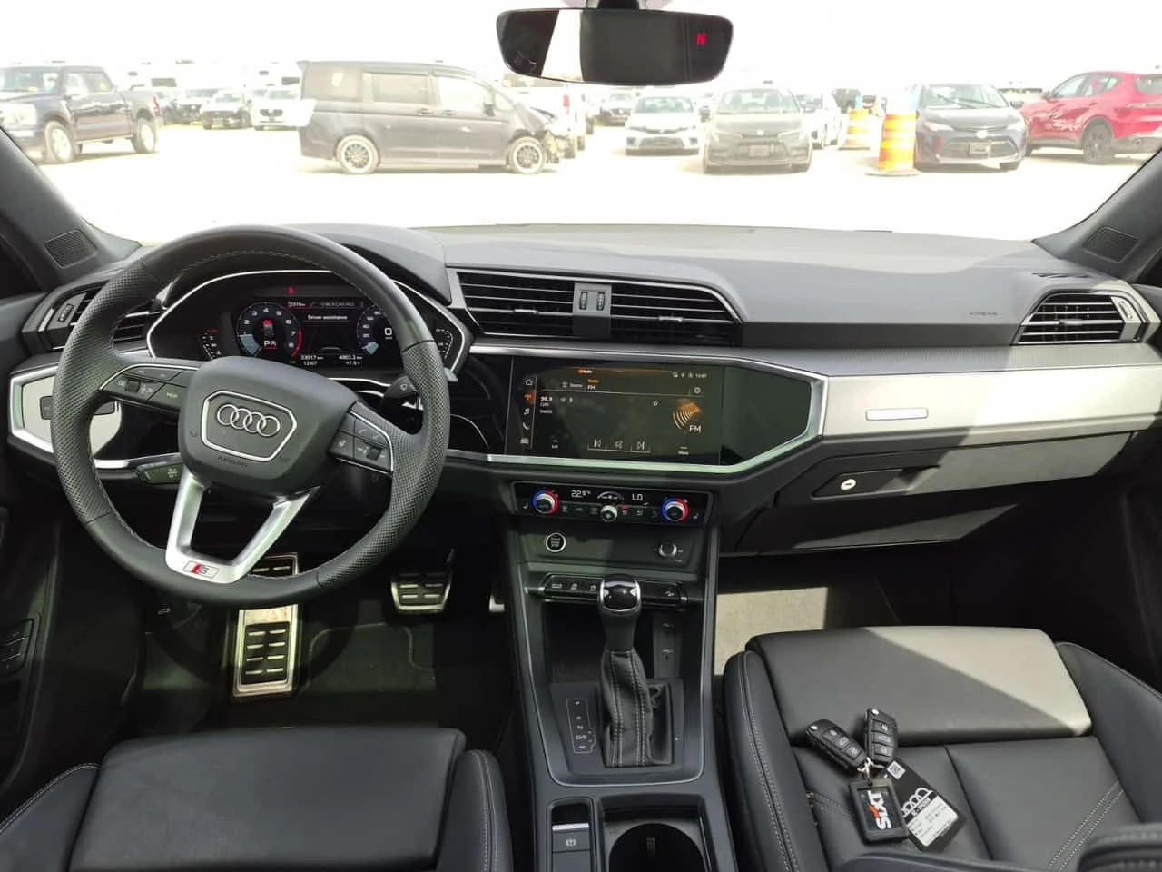 Audi Q3 PROGRESSIV/CARFAX/ПАНОРАМА/ПОДГРЕВИ, снимка 9 - Автомобили и джипове - 54084659