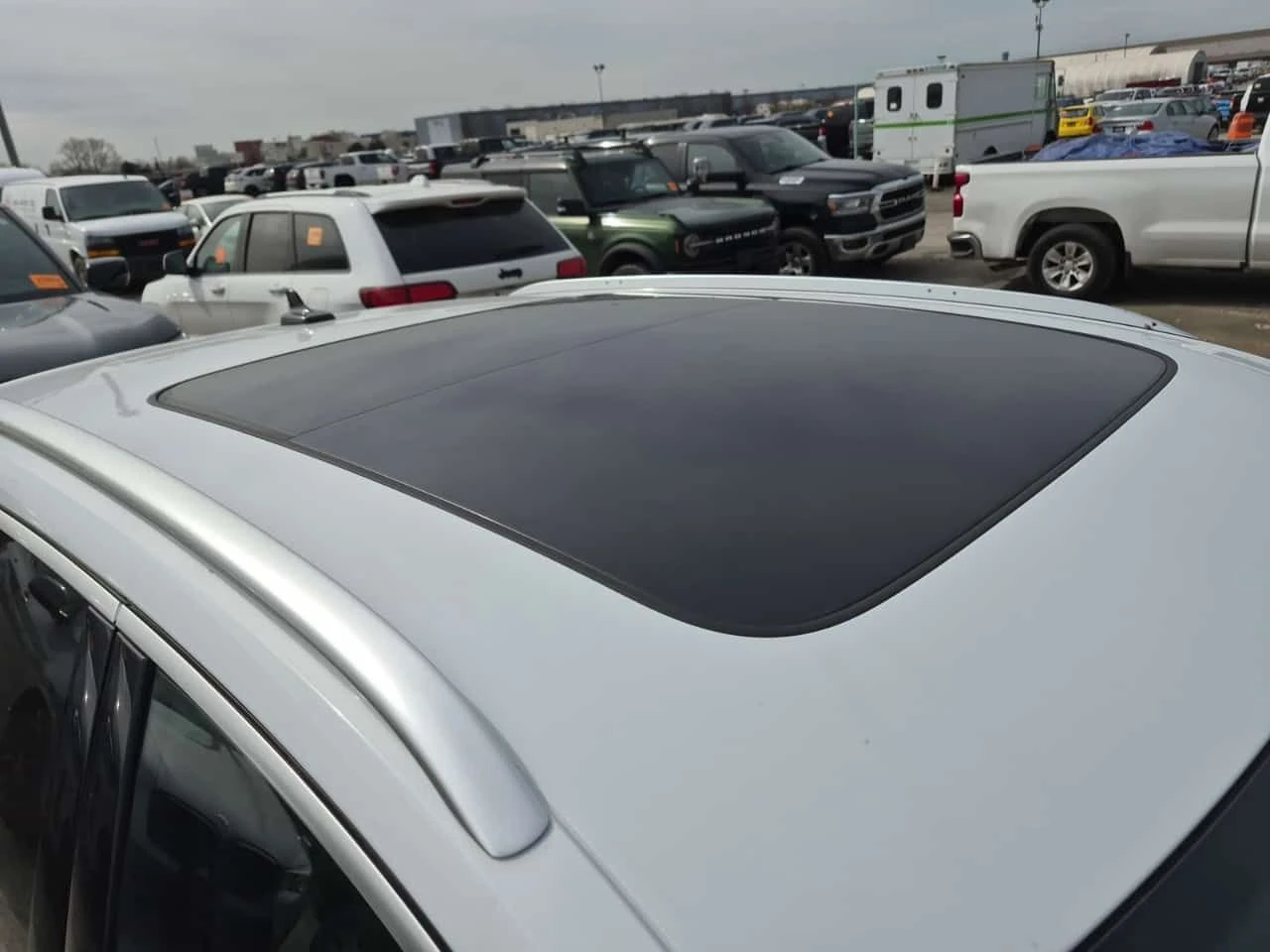 Audi Q3 PROGRESSIV/CARFAX/ПАНОРАМА/ПОДГРЕВИ, снимка 7 - Автомобили и джипове - 54084659