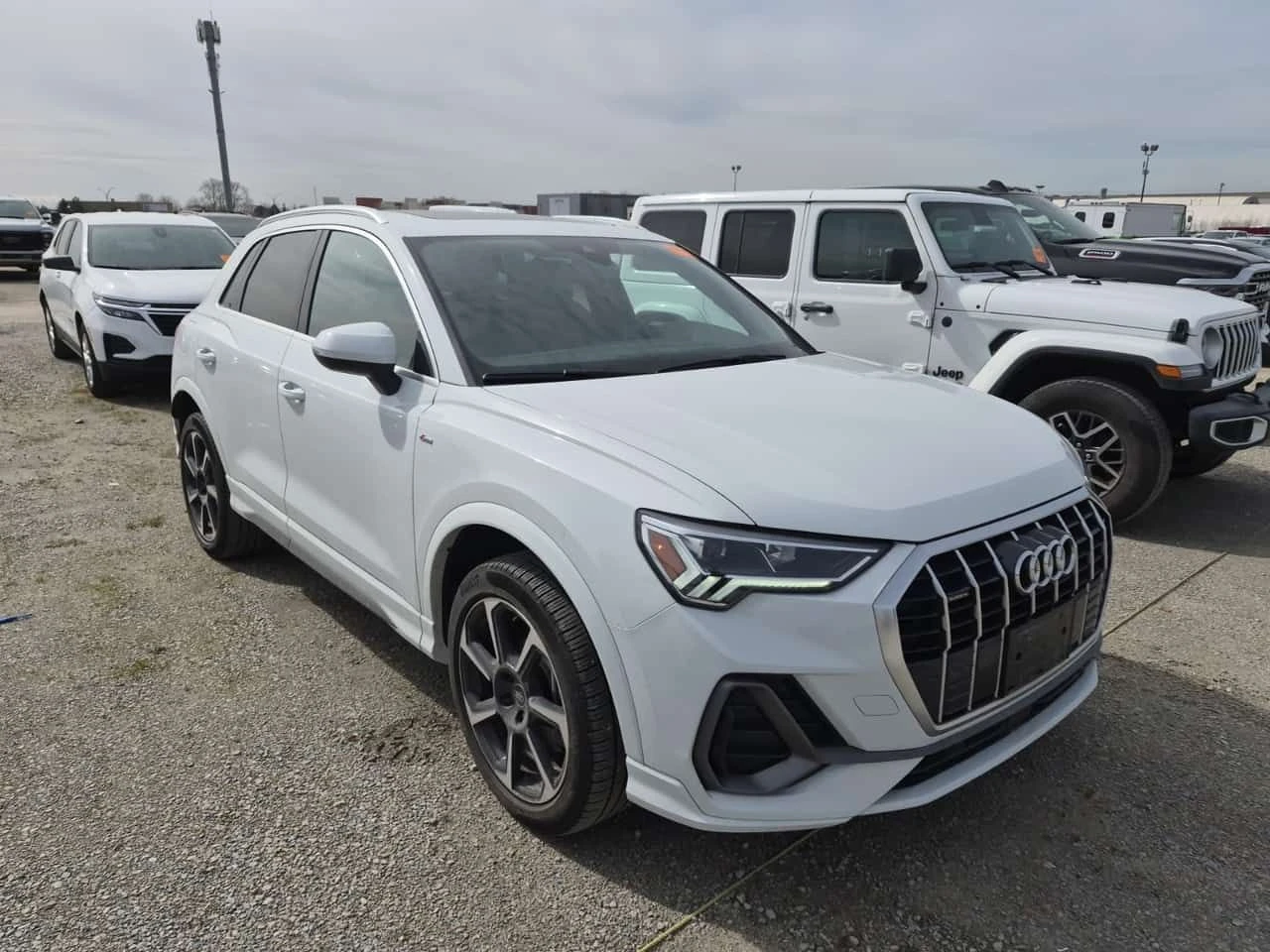 Audi Q3 PROGRESSIV/CARFAX/ПАНОРАМА/ПОДГРЕВИ, снимка 2 - Автомобили и джипове - 54084659