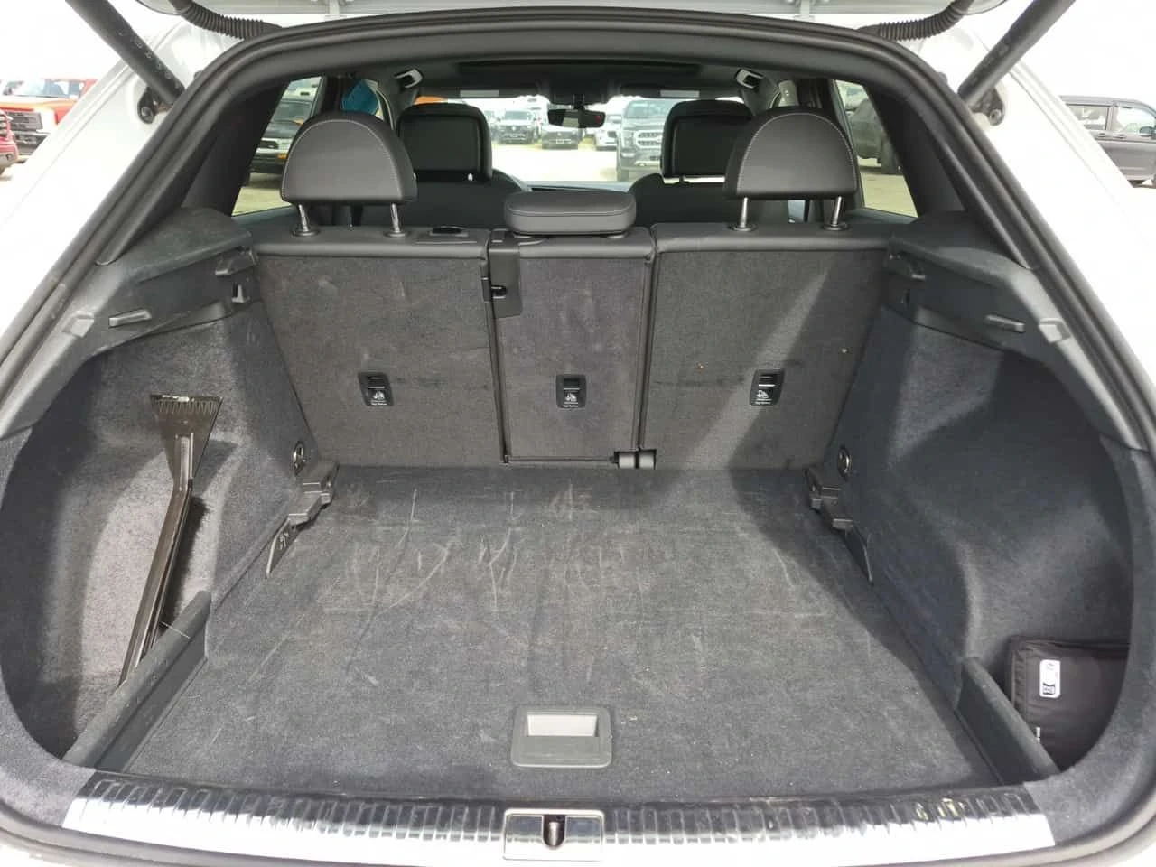 Audi Q3 PROGRESSIV/CARFAX/ПАНОРАМА/ПОДГРЕВИ, снимка 13 - Автомобили и джипове - 54084659