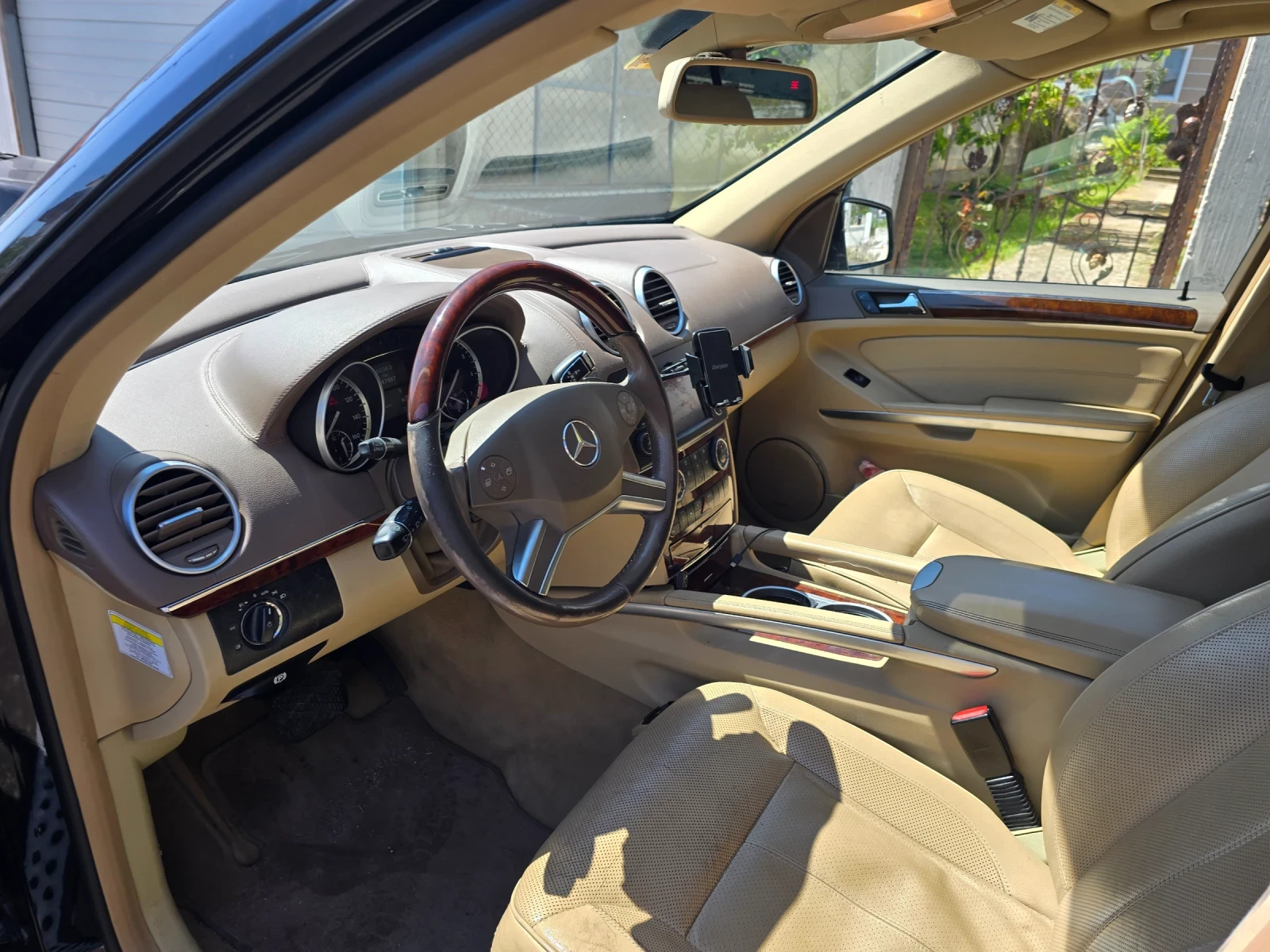 Mercedes-Benz GL 550, снимка 15 - Автомобили и джипове - 54446638